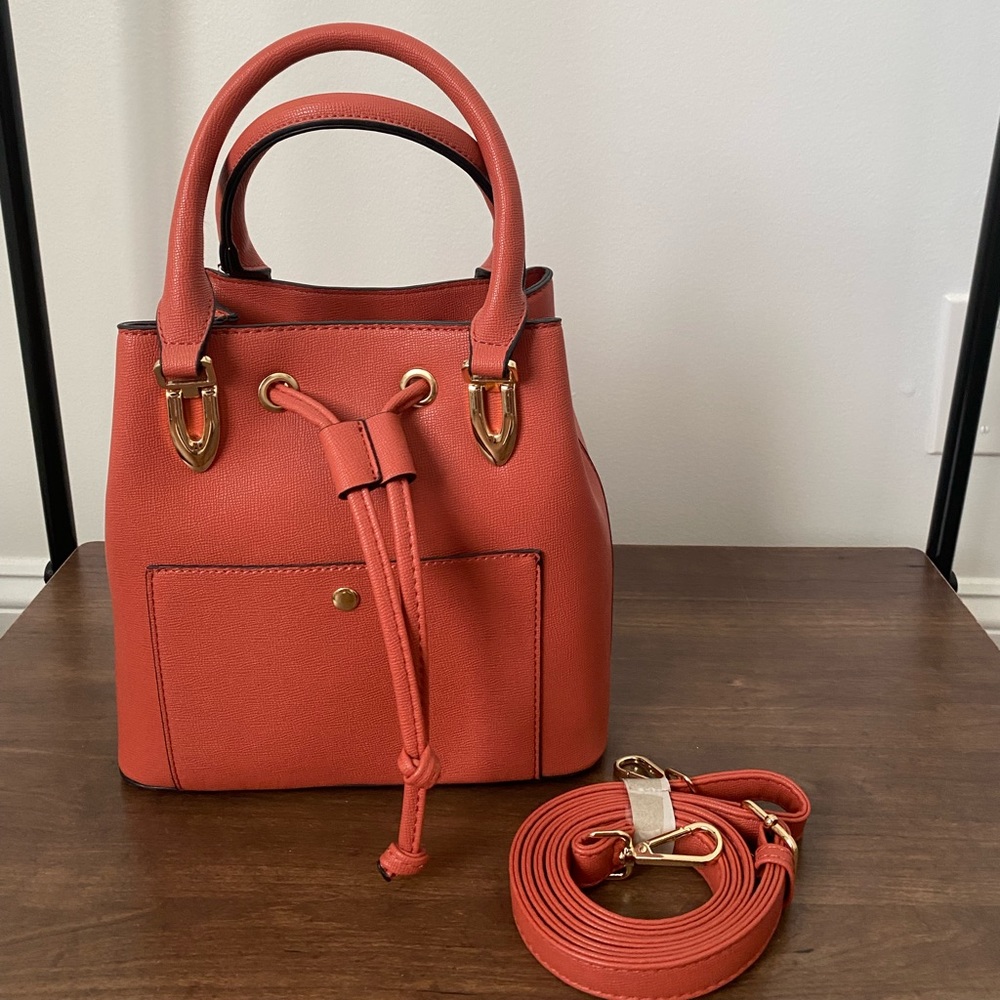 Casual Coral Purse!